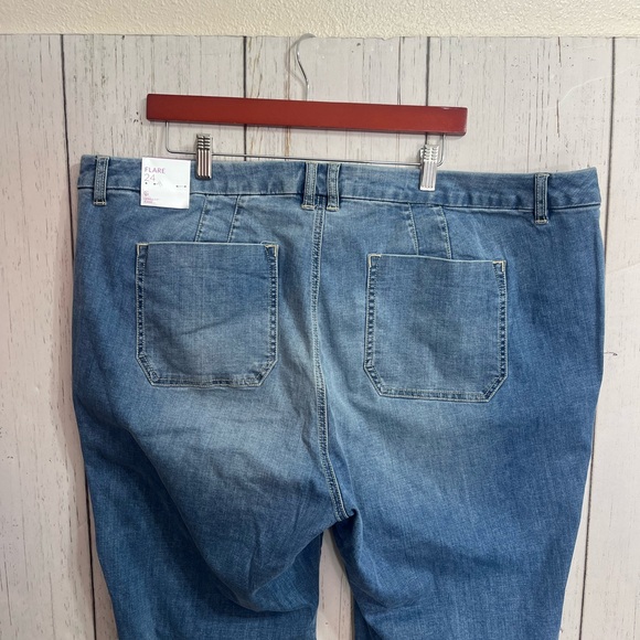 NEW Lane Bryant Genius Fit Flare Leg Light Denim Jeans Size 24 - Picture 4 of 10